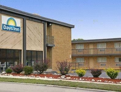 Days Inn Wauwatosa/Milwaukee エクステリア 写真